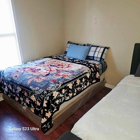 Divine Villa & Resorts Guest House - 283 Lehigh Ave Newark Bagian luar foto