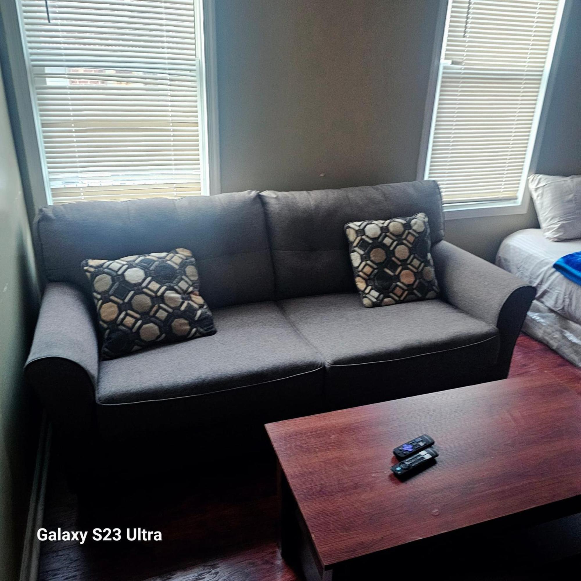 Divine Villa & Resorts Guest House - 283 Lehigh Ave Newark Bagian luar foto