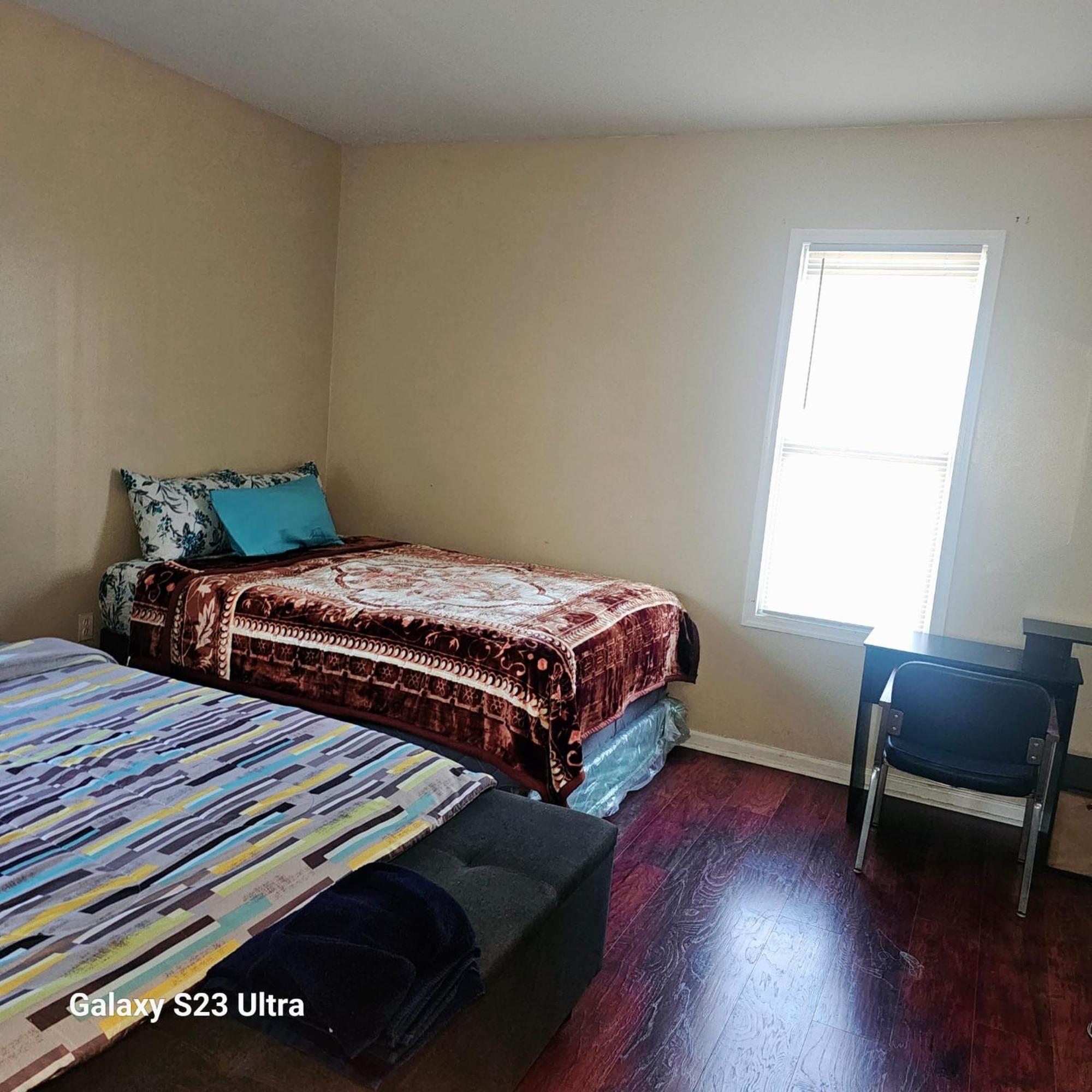 Divine Villa & Resorts Guest House - 283 Lehigh Ave Newark Bagian luar foto