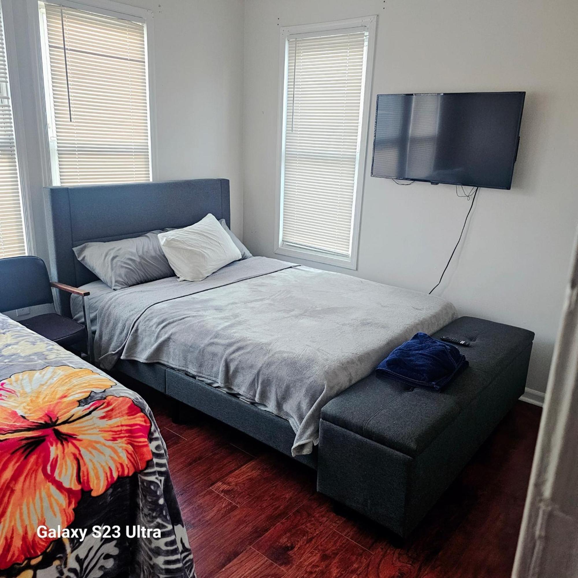 Divine Villa & Resorts Guest House - 283 Lehigh Ave Newark Bagian luar foto