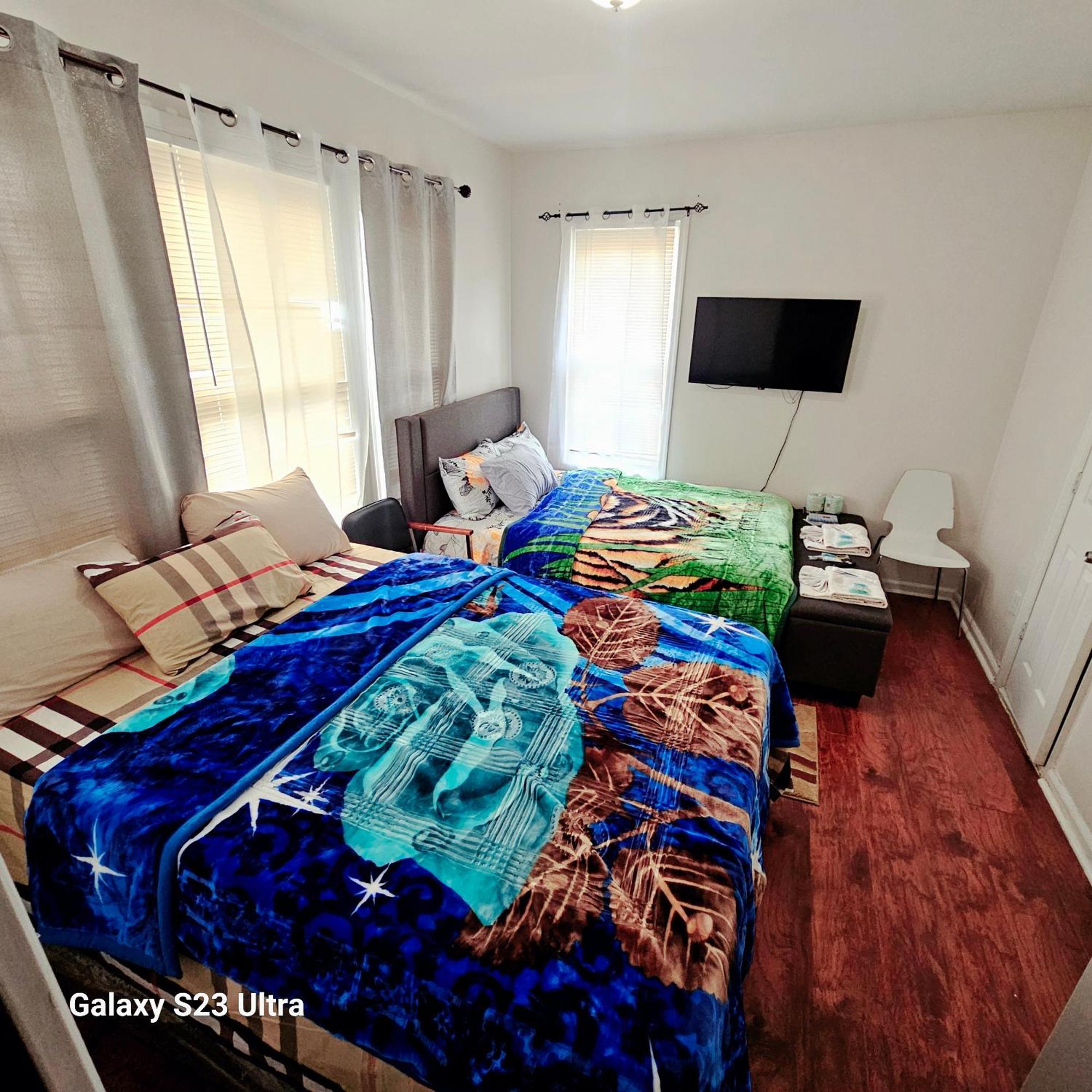 Divine Villa & Resorts Guest House - 283 Lehigh Ave Newark Bagian luar foto