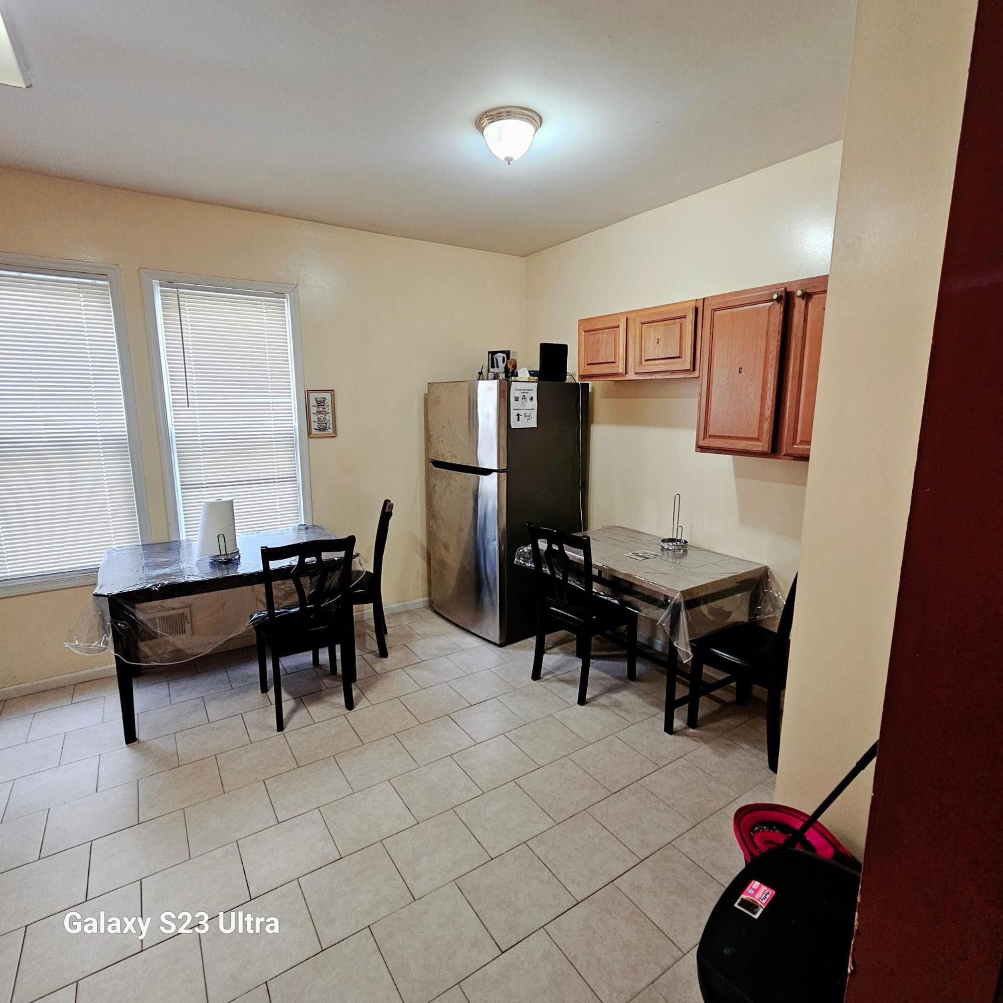Divine Villa & Resorts Guest House - 283 Lehigh Ave Newark Bagian luar foto