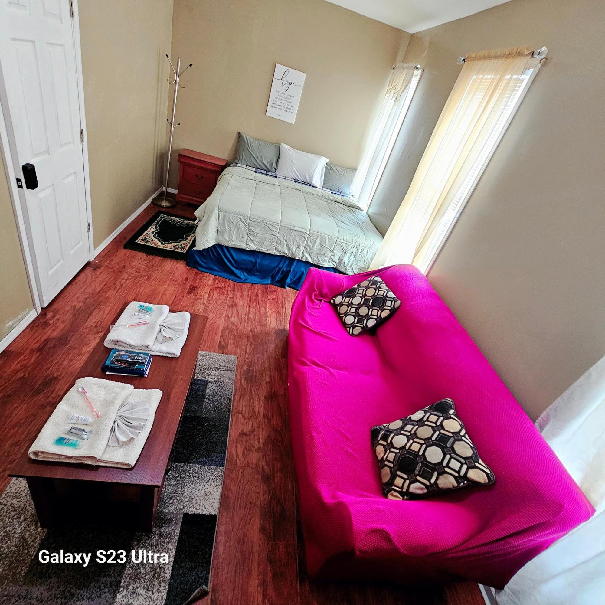 Divine Villa & Resorts Guest House - 283 Lehigh Ave Newark Bagian luar foto